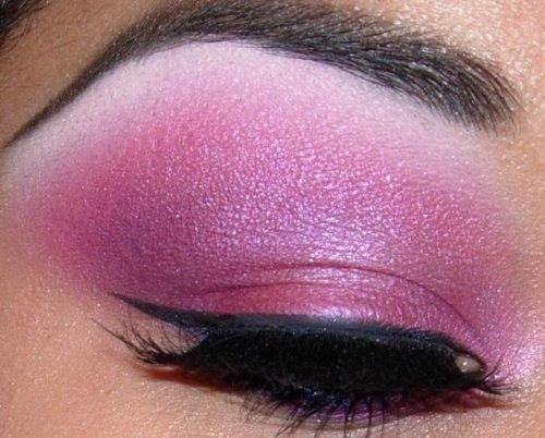 MakeUpDramatic tweet picture