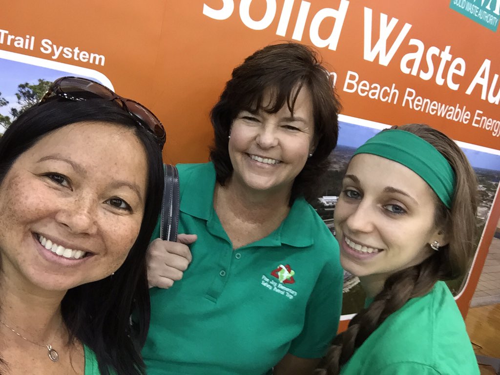 4literacylife's tweet image. #swaselfie #learngreen @scrapbooker313