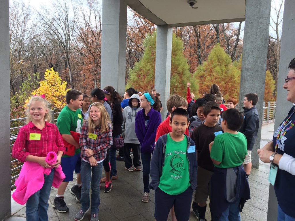 DeborahLThomas4's tweet photo. King school 5th at crystal Bridges https://t.co/cLDcv5xaNR