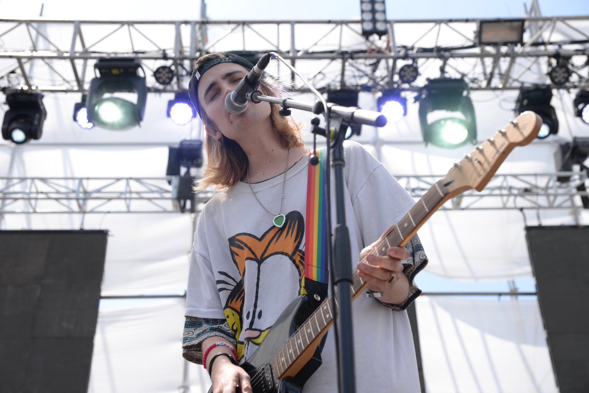 _safari's tweet photo. Zachary Cole Smith @lovealien de @DIIV en el @PrimaveraFauna #MPF2015 #diiv #PrimaveraFauna https://t.co/Dh5GO0zG9m