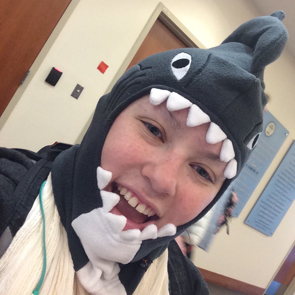jess2best's tweet photo. Happy Shark Week! #simscenes #sharkweek2015 https://t.co/7acTJMg15S