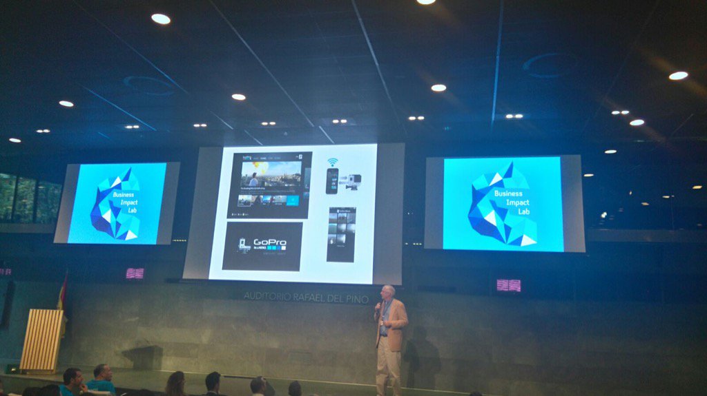 IEbusiness's tweet photo. Prof. @ParisDeletraz shares that big companies need people that think like entrepreneurs- #ieIMBA  Startup Lab https://t.co/2e0jiXVWp0