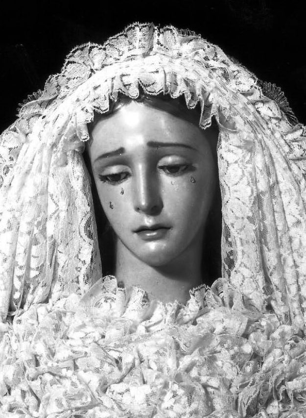 info_cofrade's tweet photo. La @HdadBaratillo ayuda a financiar un jardín de infancia en Manila (Filipinas), llamado Virgen de la Piedad. https://t.co/tBp5SdNoa3