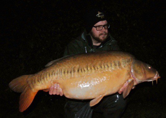 EdgeTackle's tweet photo. Edge feed activation liquid doin the business in France with this 37.14 Hookbaits soaked in the good stuff =edge https://t.co/xaLbynjWsB