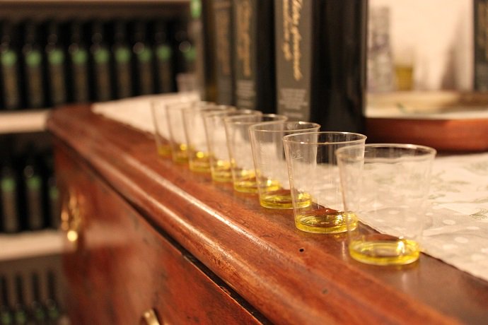 BradtGuides's tweet photo. A1: Anna can't taste olive oil without thinking of her tour of Ipsa in #Istria #TRLT https://t.co/o3sWnhTGKg https://t.co/3zGnd6NJnE