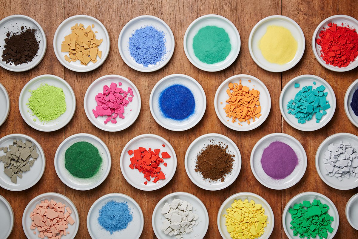 thisiscolossal's tweet photo. Japanese Painting Supply Store Lines its Walls With 4,200 Different Pigments https://t.co/6XXAMRZo7U https://t.co/yu1Li8AvVQ