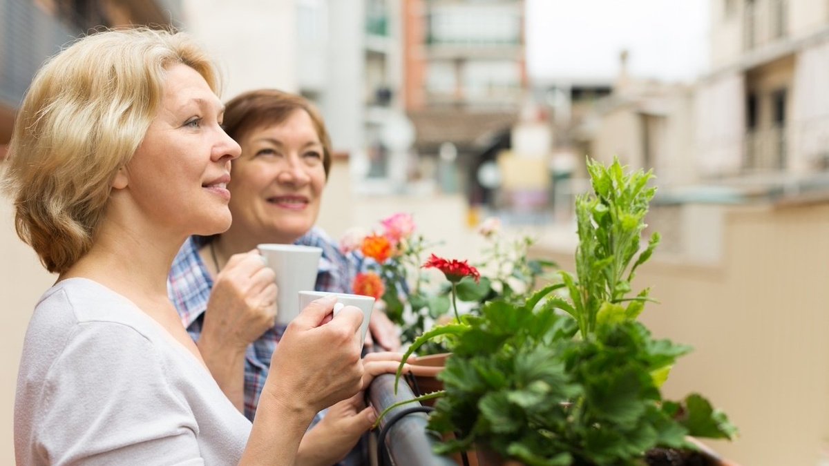 4 Ways to Stay Positive When You're a #Caregiver bit.ly/1QqycR5 by <a href="/EmpowHER/">EmpowHER</a> #caregivertips #nannies