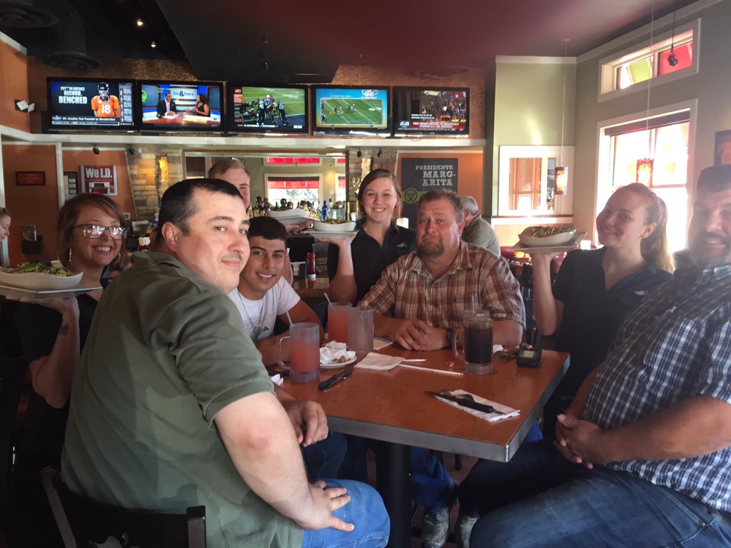 tonyray491's tweet photo. Yulee Chilis (How May I Serve You! #Chilislove #ChilisJax #MannUp https://t.co/A9OqONsG0e