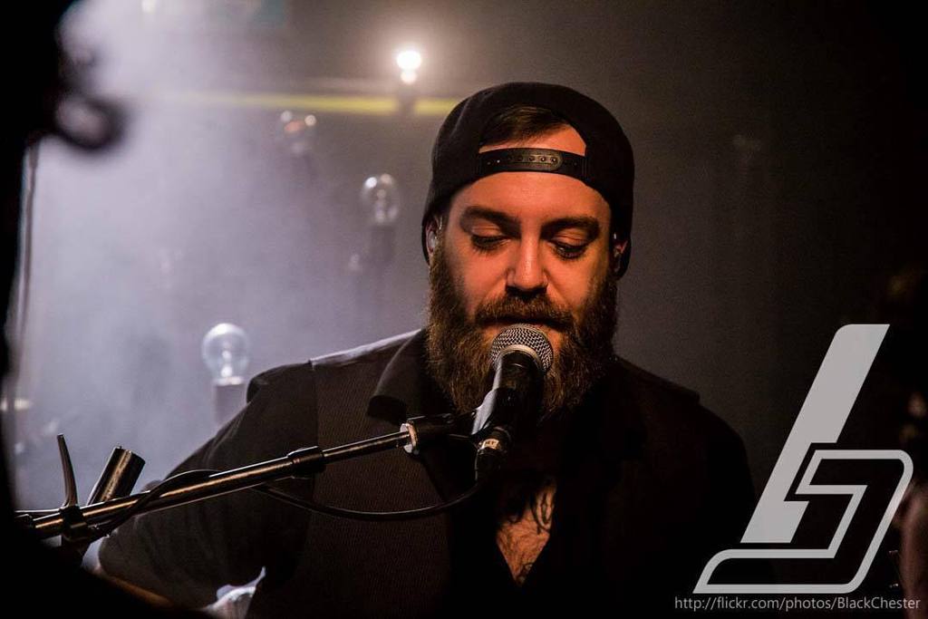 BlackChester's tweet photo. .@mightybock #emilbulls #concertphotography #köln #candlelight #canon6d #bocko #andy @emil… https://t.co/nVau5u75Rv https://t.co/CAJwnUr8pt