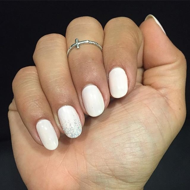 MakeOverShare's tweet photo. #ManicureMonday #Repost @g2ospasalon Gorgeous @cndworld Shellac nails by Marie! #cndshellac #makeovershare #nailart https://t.co/Af0NwHwOEe