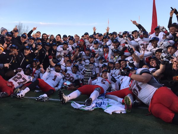 JDunk12's tweet photo. No. 1 trend across Canada on Saturday: #YatesCup. Big ups @OUAsport for putting on a first-class championship. #OUA https://t.co/bTJSF2OyiG