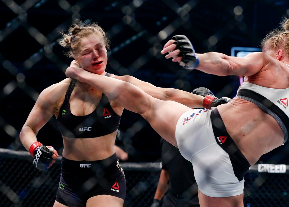 FuryJury's tweet photo. 3 lessons we learned from Ronda Rousey Vs. Holly Holm
Read----> https://t.co/7khpAJb81O
#TeamFuryBlog || @JuryJJ https://t.co/mos2xGGohU