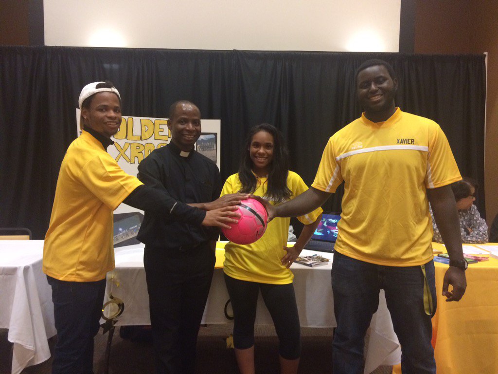 Golden_Xross's tweet photo. Come out to our showcase and ask us any question from 4-6! We're in the UC Ballroom right now! https://t.co/Ms7WscDFKM