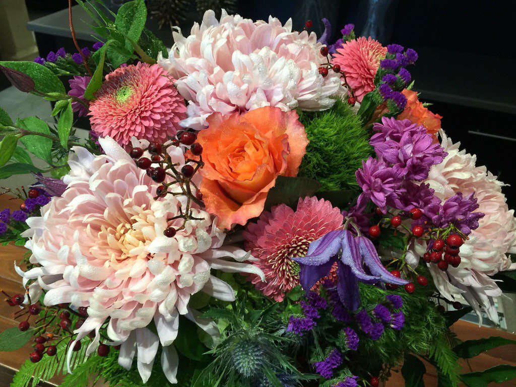 flowerstudioNL's tweet photo. Beautiful fresh #blooms!
#flowerstudioNL #newfoundland #flowers #florist #YYY #stjohns #freshflowers https://t.co/hAylzJaAFd