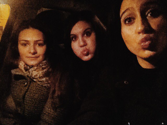 cybernelics's tweet photo. girls gone wild #bellecomeilsole #ancheseènotte #perfesteggiareilnuovoalbum #questoedaltro https://t.co/39f0YaLYuS