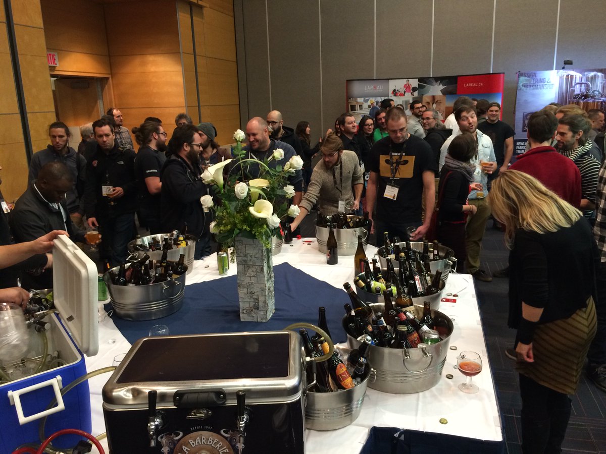 Don't worry. Be hoppy. Et quelque chose à propos de polyphénols. Je veux un bac en chimie pour mieux brasser! #ambq