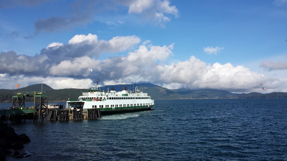 lopezislandwave's tweet photo. Klahowya docking at Lopez Island @wsferries #sanjuanislands https://t.co/tEWRjRnib1