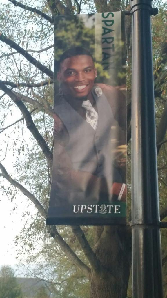 UpstateNupes's tweet photo. Our Brother @YRedline_PR is hanging up all around Kampus #USCU #UofSCU #USCUpstate #ThePrettyOmazingNupes https://t.co/s9CFjFT4Ne