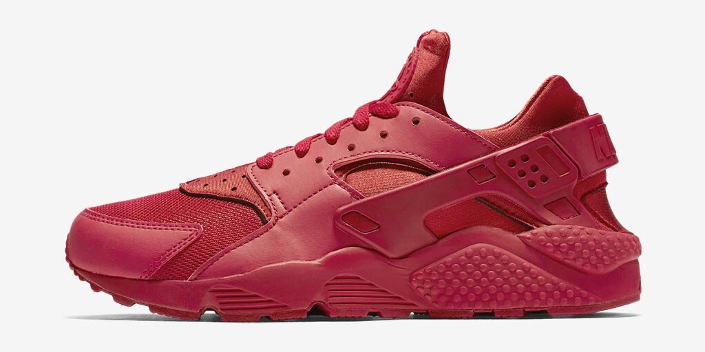 SneakerPics23's tweet photo. The "Triple Red" Huaraches restocked here --> https://t.co/hg1beigdn1 https://t.co/ojWu2UjGlp