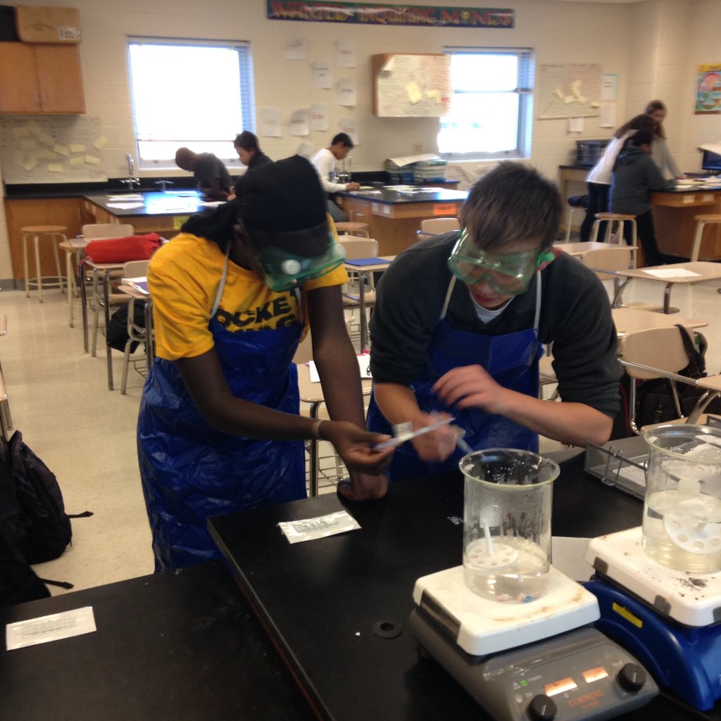MrDurbin_RMHS's tweet photo. RM Bio students are using genetics and microarray to identify genes expressions linked to cancers. #societalscience https://t.co/Wo614Ogkpf