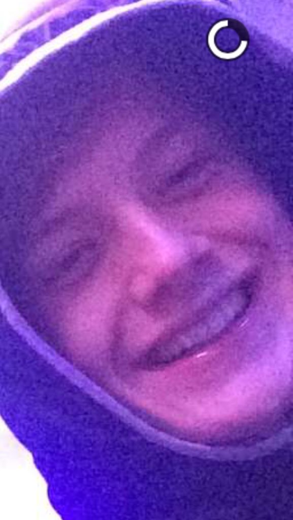 ChickenComer's tweet image. When u go to the coffee shop before the ice bar and ur high af but ur bird wants a snapchat