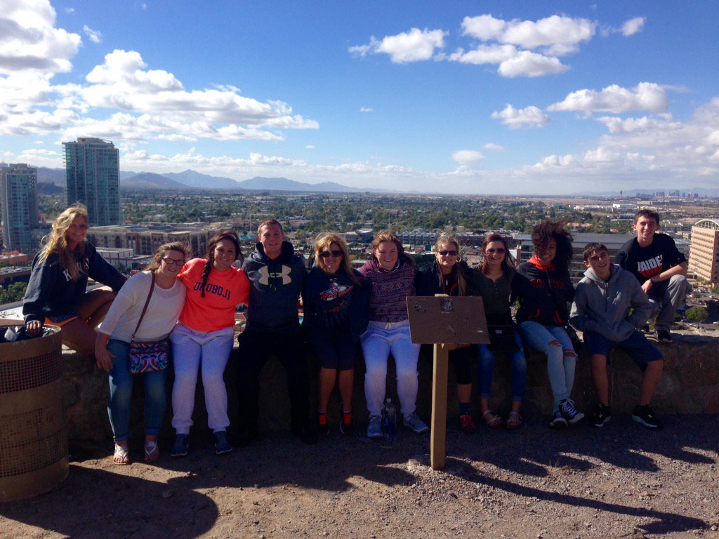 EHStuCo's tweet photo. Halfway up "A" mountain near ASU campus 🌵😎☀️ #LeadAZ #feen15 https://t.co/NVfF4iniYj