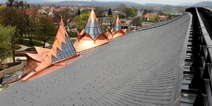 Skalunas's tweet photo. Stadium Pancho Arena #FELCSUT #Hungary #slateroof #architecture https://t.co/LaHnPc0jsr