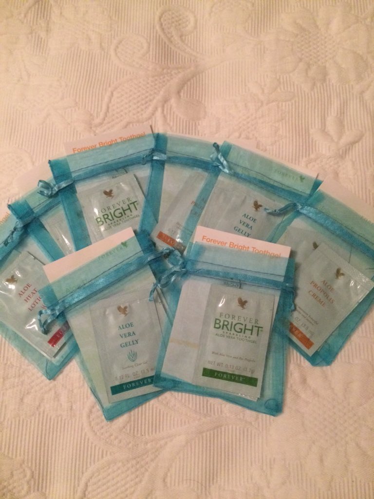ForeverForU1's tweet photo. Sample bags made up if anyone would like one?! #samples #free #trythemout #aloe #aloevera https://t.co/8DrmxvPqWO