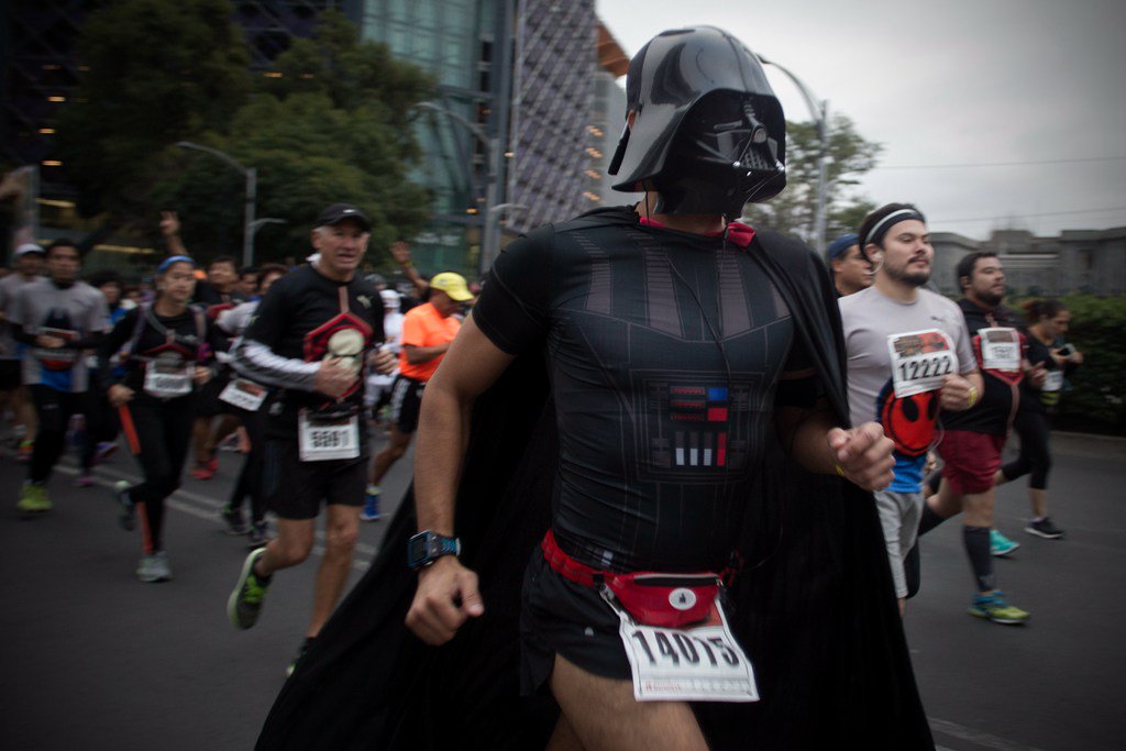 XHNews's tweet photo. 15,000 take part in "#StarWars Run" in Mexico city. Guess which character takes the lead! https://t.co/NdEiQ5Ypkc