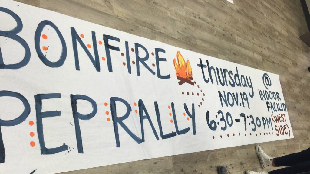 BAHSNEAKPEEKS's tweet photo. thursday 🔥🔥 https://t.co/IyyWgeelpO