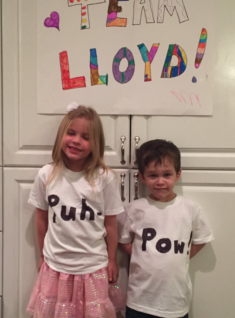 DAVIDCOSMAS's tweet image. Sorry @MacandGaydos, but the kids love @LloydBanksPaPow! Ashten and Sean Cosmas are #TeamLloyd!