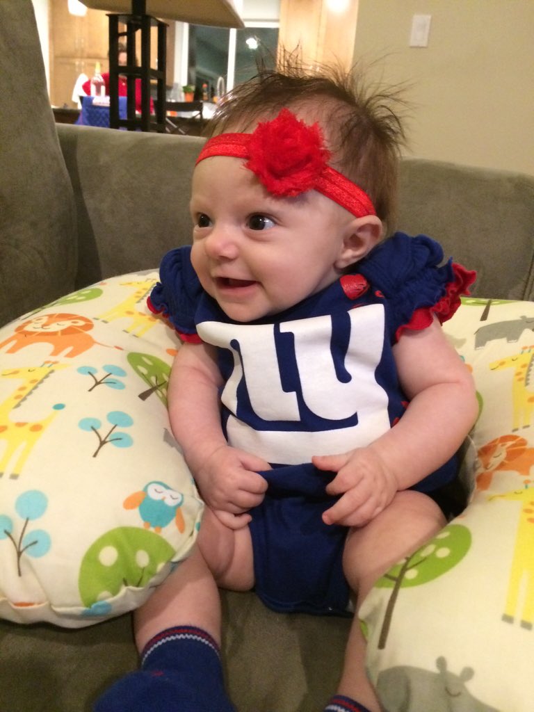 Silly_Jilly12's tweet photo. it's my job to teach Bella about disappointment. Sadly I have the Giants 2 do that 4 me #alreadysittingup #nygiants https://t.co/ub2IN53MNh