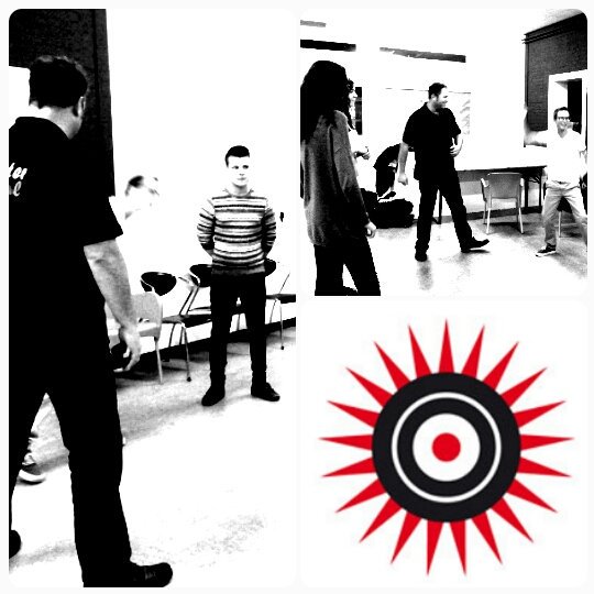 BuurtwerkZM's tweet photo. Leuke eerste #improbattle.Wil jij ook meedoen improvisatie theater?Zorg dat je er volgende week bij bent!#buurtwerk https://t.co/oXXbgmNYBS