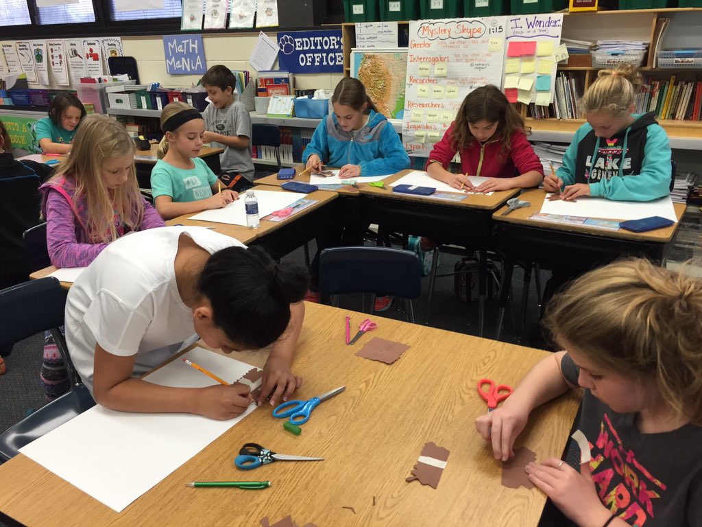 MrsCionisClass's tweet photo. Tessellation artists busy at work! #pattonmathclub @CWegleySD25 https://t.co/F4aegEtNzs