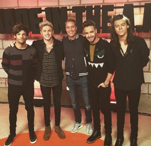 OneDirectionCa_'s tweet photo. niallhorantheirish:

One Direction at the London Session… #1D #OneDirection https://t.co/GZ44p4IN5H
