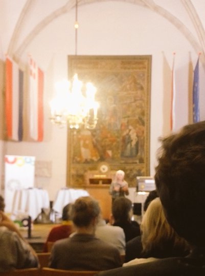Josja_NMU's tweet photo. Jacqueline Cramer presenteert strategische visie: Op weg naar #cirkelregio Utrecht bij #cirkellab @usi_nl https://t.co/UeB6hE1VyX