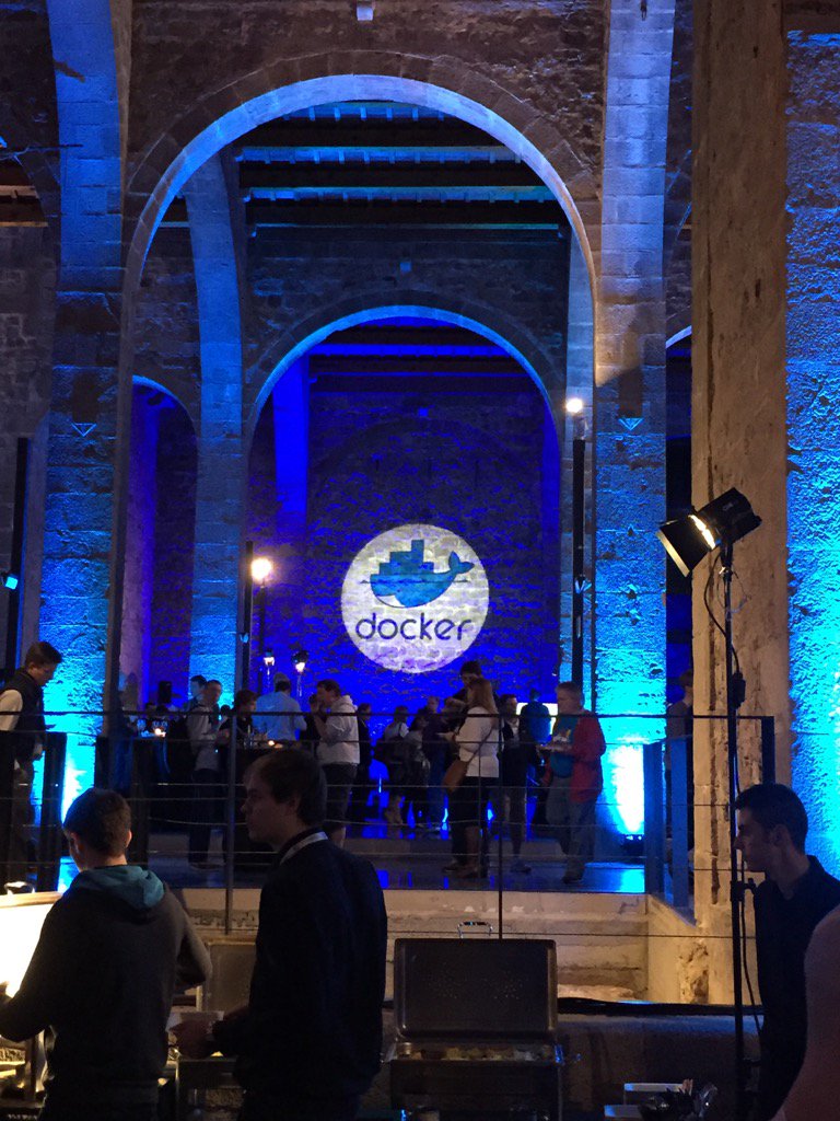 FredBlaise's tweet photo. #dockerparty #dockercon https://t.co/AhFnfkmdQP