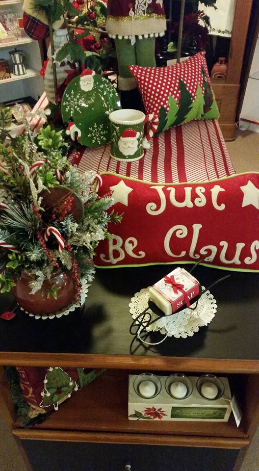 GiggleBuzz's tweet photo. Berry Vine Gifts Open House Nov 20-22!.  Come join us for great gift shopping, door prizes and refreshments! https://t.co/dCjyODsDD7
