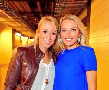 Lajohns2's tweet photo. Love this picture of us before the @dallasmavs game, @jarmstrong427 !! #GoMavs #WorkingWomen https://t.co/bBefbdL1FX