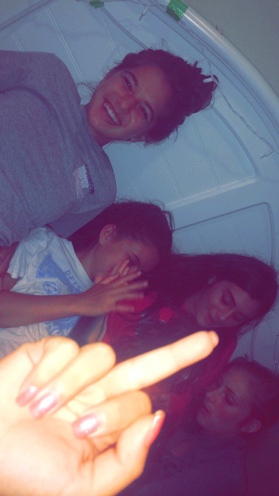 LaurenGarmo's tweet photo. Happy birthday jewels ❤️😭 love you and miss you smmm #stepsissy @jstankiewicz16 https://t.co/IdUBo35rvU