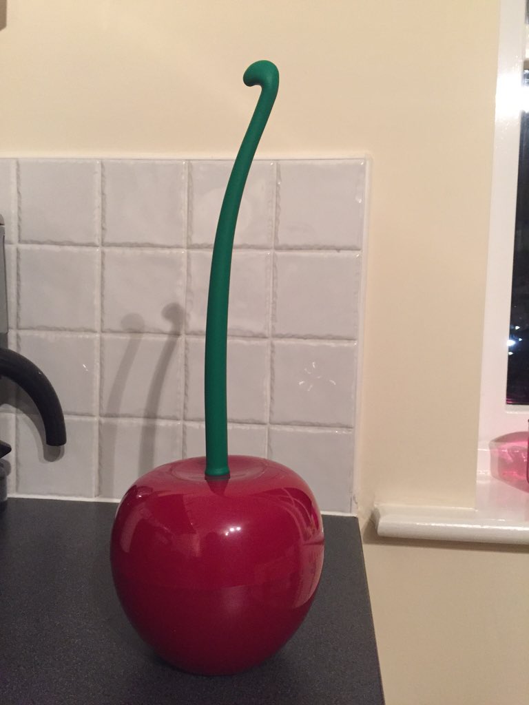 lizyeoman's tweet photo. Best gift ever! #cheerycherry #loobrush https://t.co/5l1wXypZts
