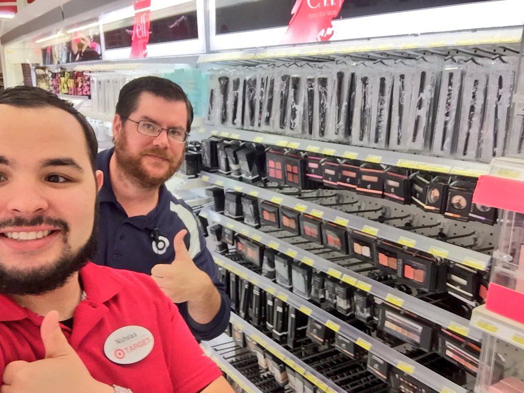 NickE4TGT's tweet photo. Spending some quality time in the Top Shortage Class of Cosmetics π
πΌ#DrivingSales #ReducingShortage ππΌ https://t.co/xWamQcy5zu