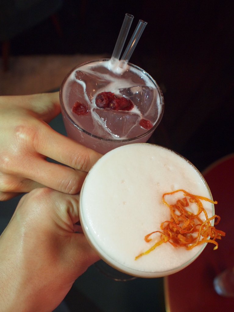 Take the edge off the new week feeling with one of these! #mondayfeeling #cocktail #martini #sohohouse #oldcompton