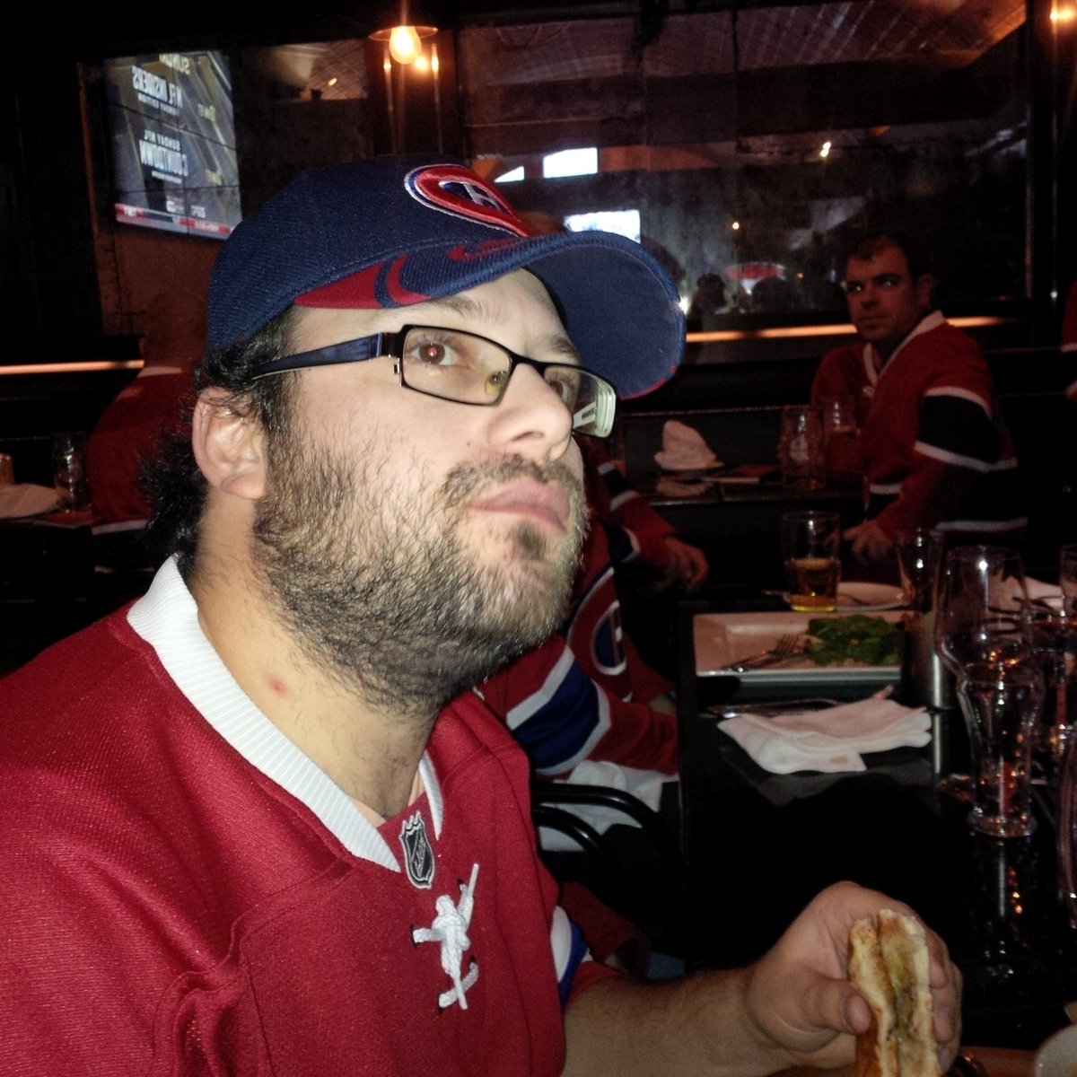 <a href="/jmaser11/">Justin Maser</a> 15 oz of beef later and a #literofbeer <a href="/BierMarktMTL/">BierMarktMontréal</a> #ultimatehockeytrip #2poutine wow