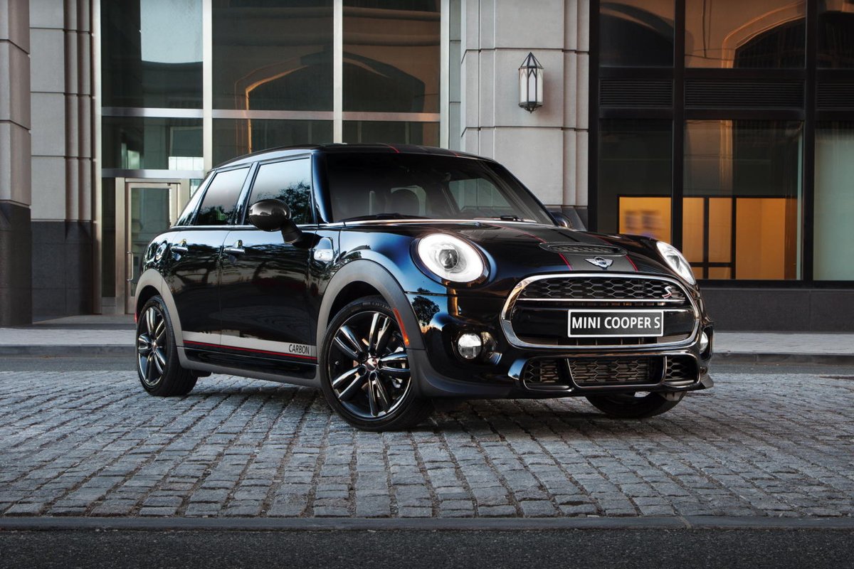 CarManiaMx's tweet photo. Mini Cooper S Carbon Edition, demostrando que un 5 puertas puede ser atractivo y divertido con add-ons interesantes. https://t.co/mJAWbcvlm7