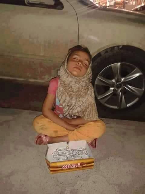 Nordafrique1's tweet photo. نجيب محفوظ، لما رأى طفلًا يبيع الحلوى عند إشارة المرور, بكى -ثم كتب: أحلامُ الأطفال قطعة حلوى، وهذا طفل يبيع أحلامه! https://t.co/QCkwWyatXz