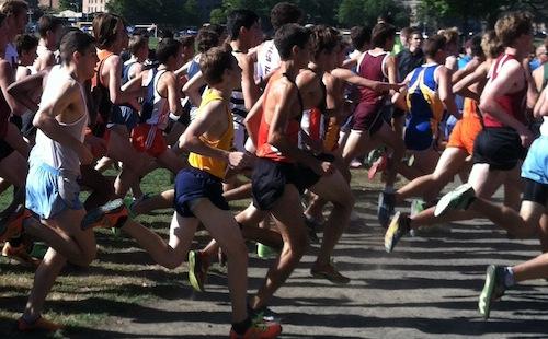 RunningTimesHS's tweet photo. How to stay calm and warm for race day: https://t.co/THfbD6ehLH https://t.co/1pzgeILJHm