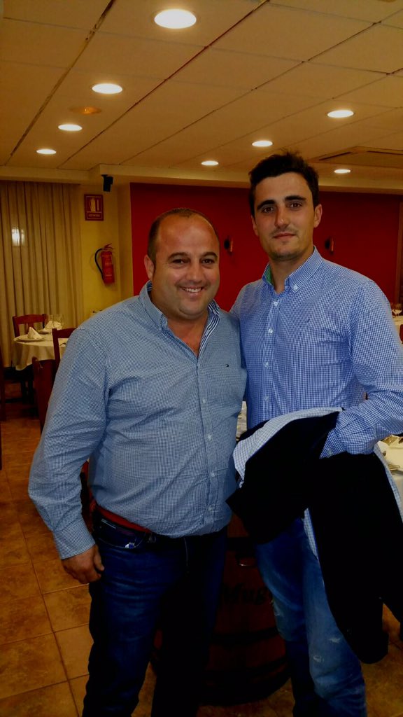 ASolerMotellon's tweet photo. Soler y Moreno después de la comida y reunion con varios empresarios han cerrado varia fechas para la temporada 2016 https://t.co/9p5lTMePhj