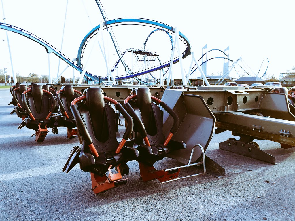 cedarpoint's tweet photo. Time for this bird to fly South for the winter. #GateKeeper https://t.co/d1N0zQFZMu