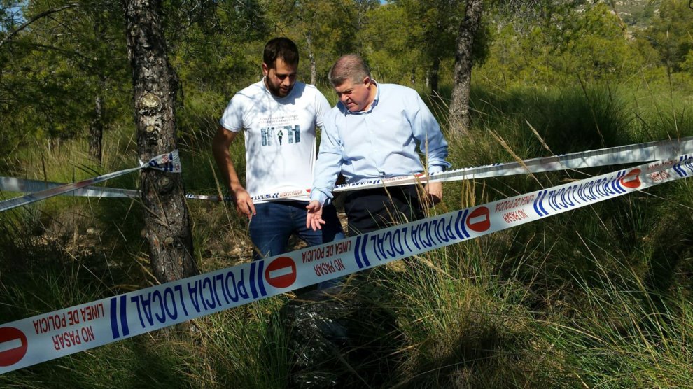elmundoes's tweet photo. Aparece un tercer fragmento de basura espacial en Murcia https://t.co/9f7iFnQEUr https://t.co/Ad1d52gsRE